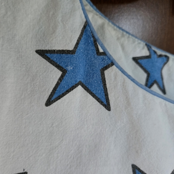 Vintage White With Blue Star Print Crop Top Boxy Cut Size Small - Picture 8 of 8